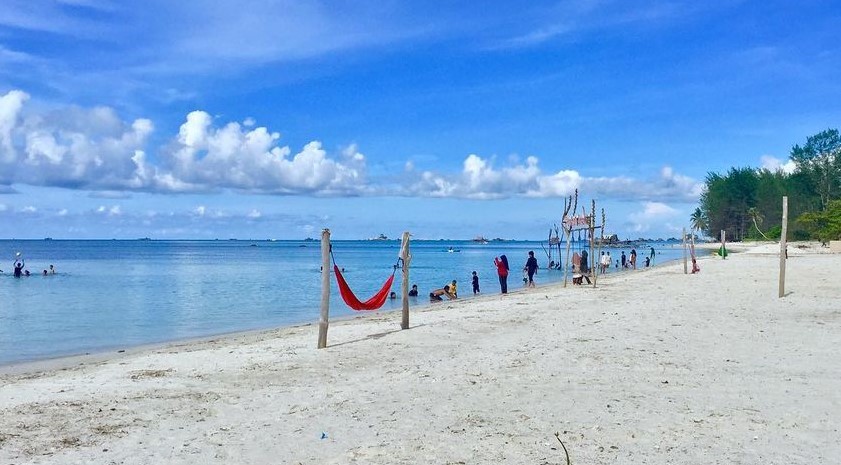 pantai-trikora-bintan